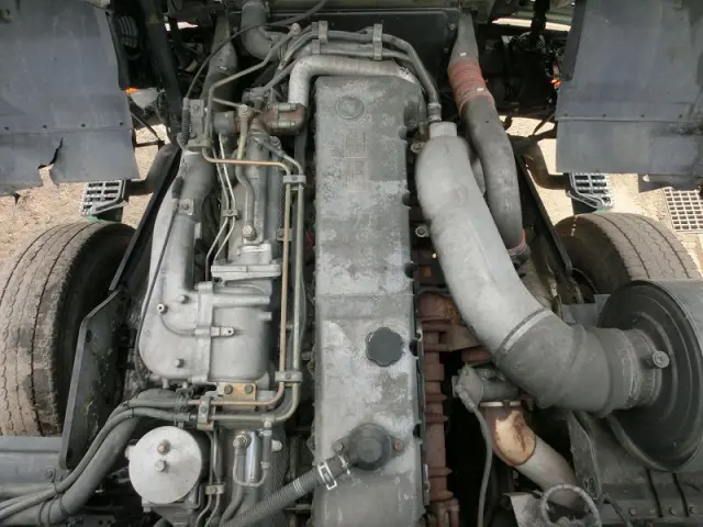 いすゞ ギガ KL-CYZ52V4(6x4)の写真21