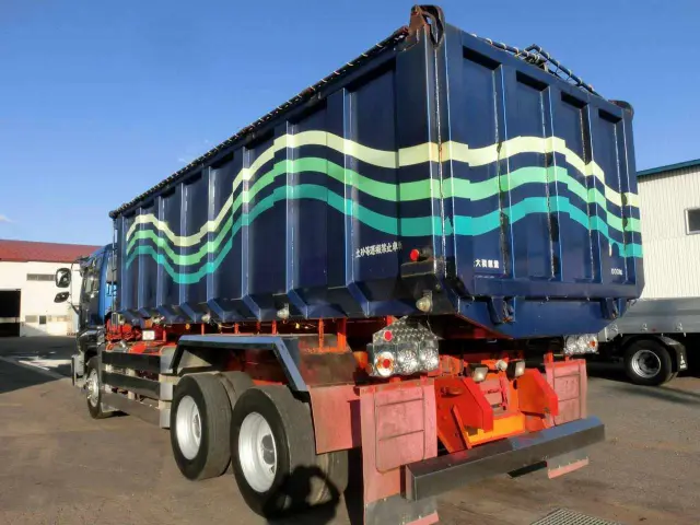 いすゞ ギガ KC-CYZ82P2(6x4)の写真4