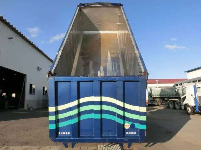 いすゞ ギガ KC-CYZ82P2(6x4)の写真8