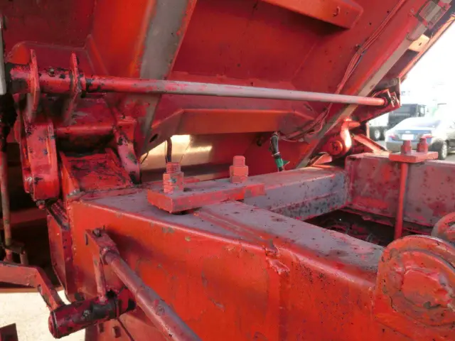 いすゞ ギガ KC-CYZ82P2(6x4)の写真9