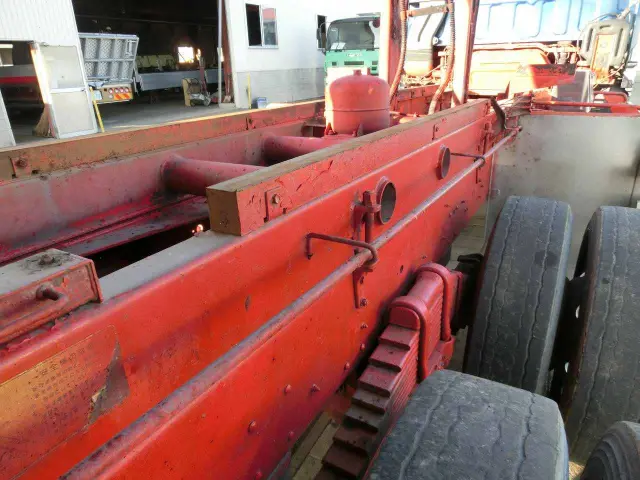 いすゞ ギガ KC-CYZ82P2(6x4)の写真13