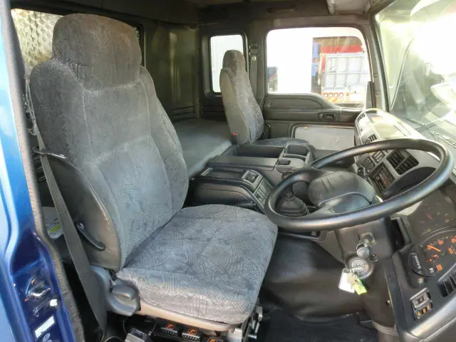 いすゞ ギガ KC-CYZ82P2(6x4)の写真22