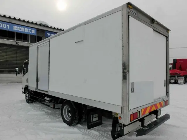 いすゞ エルフ TDG-NPS85AN(4WD)の写真4