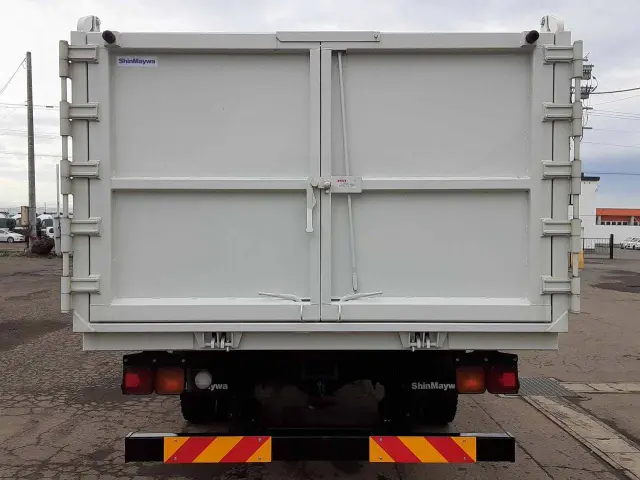 いすゞ フォワード TKG-FRR90S2(2WD)の写真5