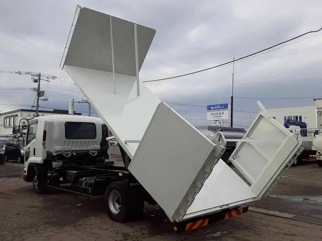 いすゞ フォワード TKG-FRR90S2(2WD)の写真8