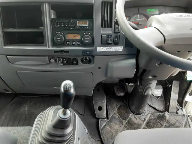 いすゞ フォワード TKG-FRR90S2(2WD)の写真23