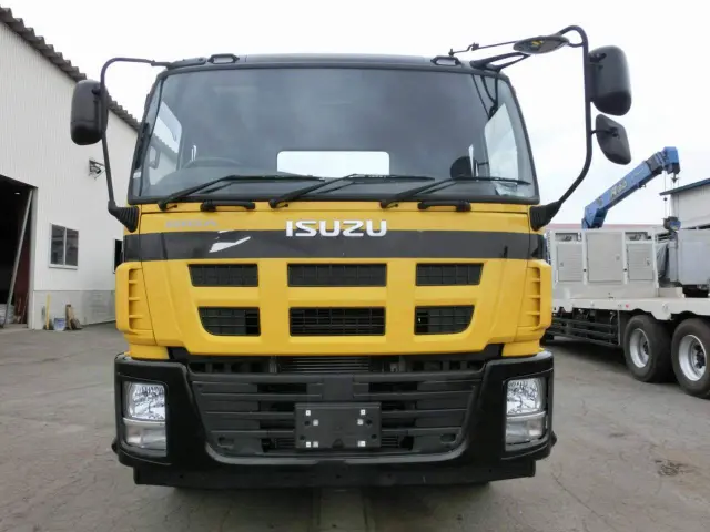 いすゞ ギガ QKG-CYZ77AM(6x4)の写真3