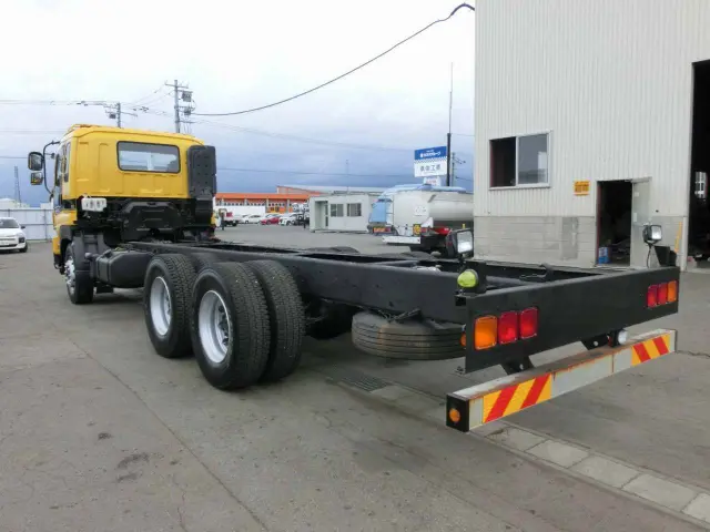 いすゞ ギガ QKG-CYZ77AM(6x4)の写真4