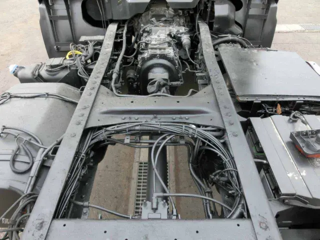 いすゞ ギガ QKG-CYZ77AM(6x4)の写真7