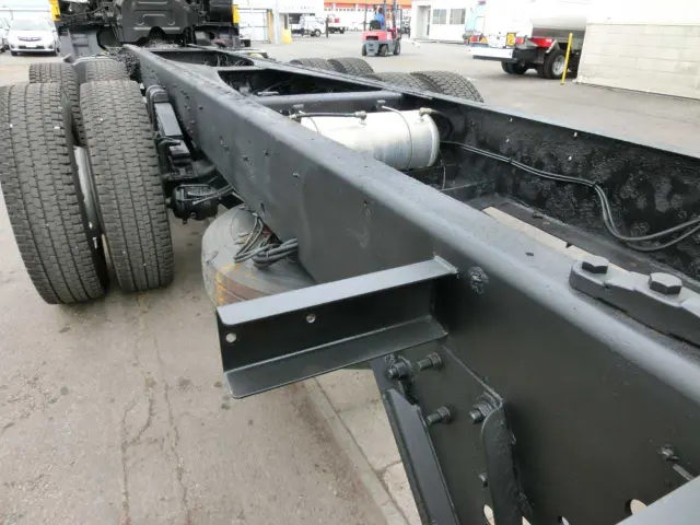 いすゞ ギガ QKG-CYZ77AM(6x4)の写真10