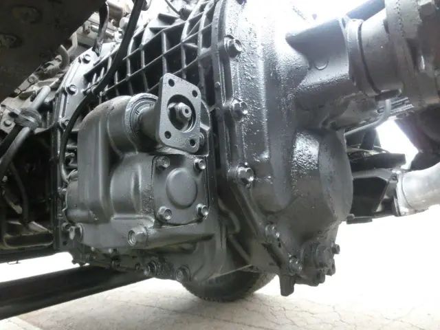 いすゞ ギガ QKG-CYZ77AM(6x4)の写真17