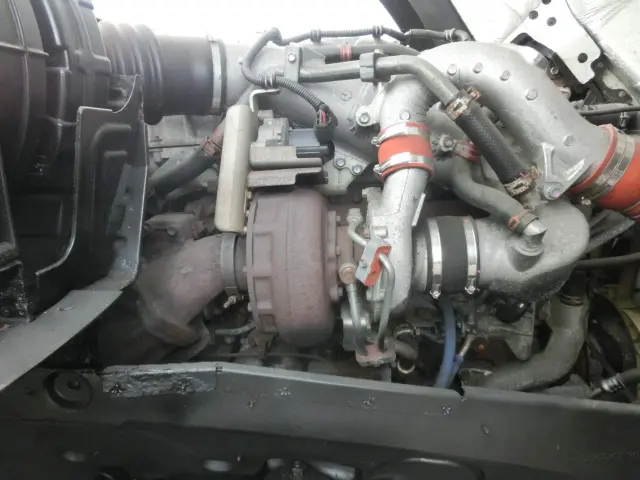 いすゞ ギガ QKG-CYZ77AM(6x4)の写真20