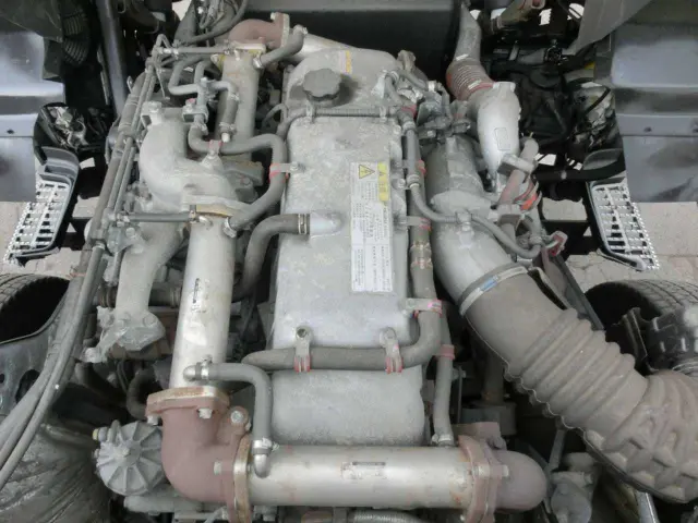 いすゞ ギガ QKG-CYZ77AM(6x4)の写真21