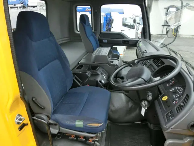 いすゞ ギガ QKG-CYZ77AM(6x4)の写真22