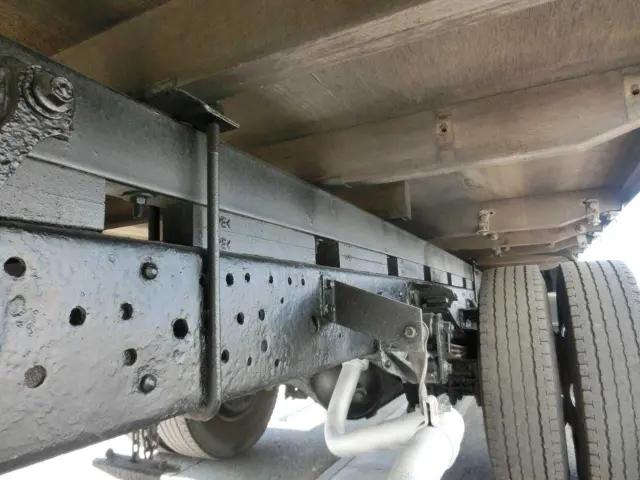 いすゞ エルフ BDG-NPR85AN(2WD)の写真11