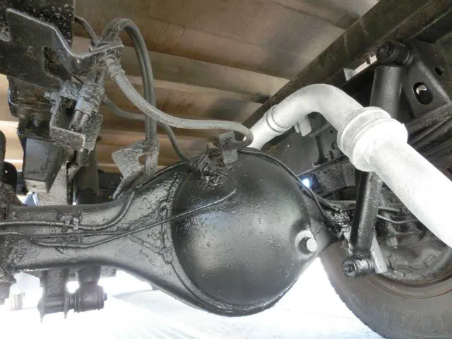 いすゞ エルフ BDG-NPR85AN(2WD)の写真12