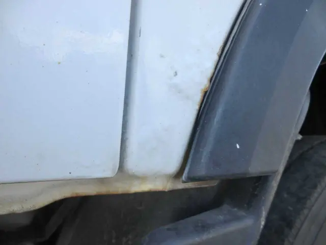 いすゞ エルフ BDG-NPR85AN(2WD)の写真15