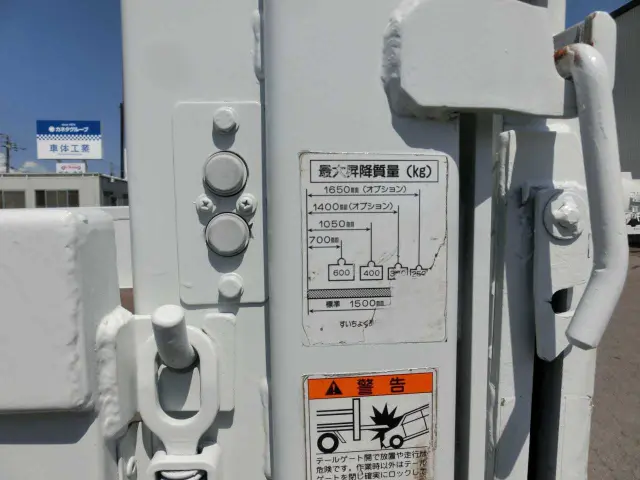 いすゞ エルフ BDG-NPR85AN(2WD)の写真16