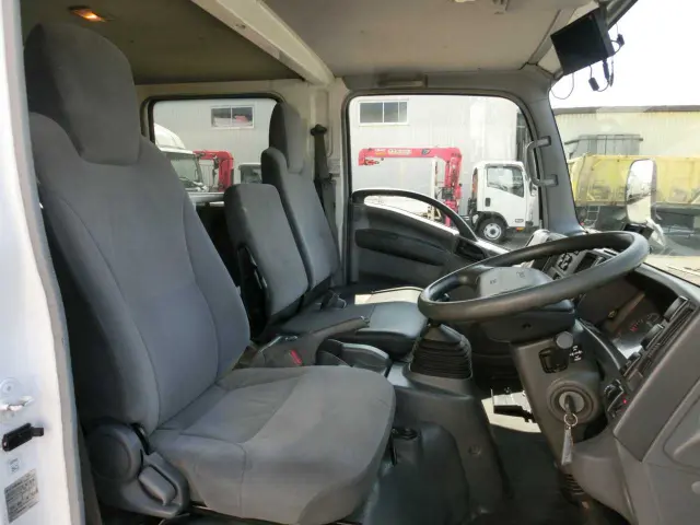 いすゞ エルフ BDG-NPR85AN(2WD)の写真22