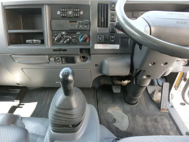 いすゞ エルフ BDG-NPR85AN(2WD)の写真23