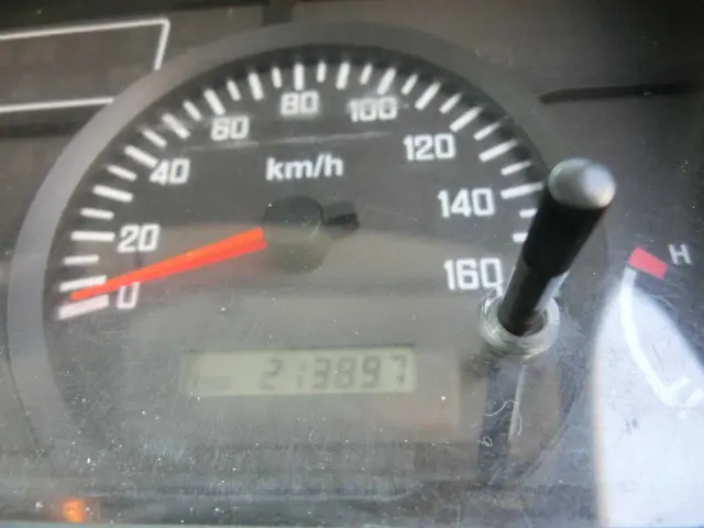 いすゞ エルフ BDG-NPR85AN(2WD)の写真24