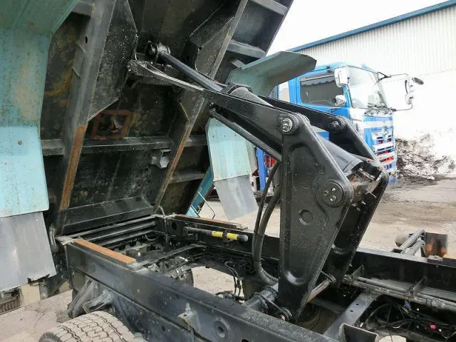 いすゞ フォワード ADG-FRR90G3S(2WD)の写真10