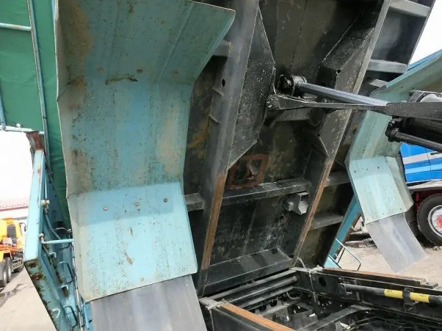 いすゞ フォワード ADG-FRR90G3S(2WD)の写真12