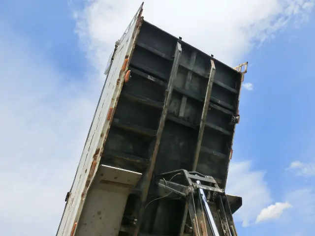 日野 プロフィア QKG-FS1EPEA(6x4)の写真11