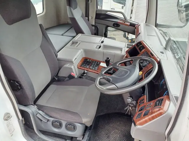 三菱 スーパーグレート QPG-FV64VZ(6x4)の写真22