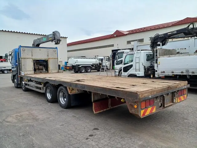 日野 プロフィア LKG-FW1EWBA(8x4)の写真4