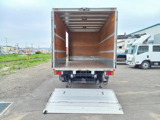 いすゞ エルフ TPG-NPR85AR(2WD)の写真7