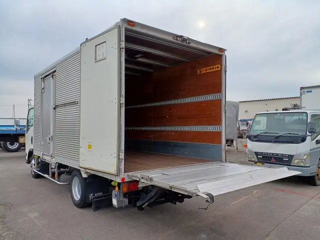 いすゞ エルフ TPG-NPR85AR(2WD)の写真16