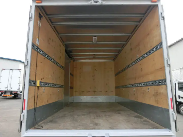 いすゞ エルフ TKG-NPS85AN(4WD)の写真8