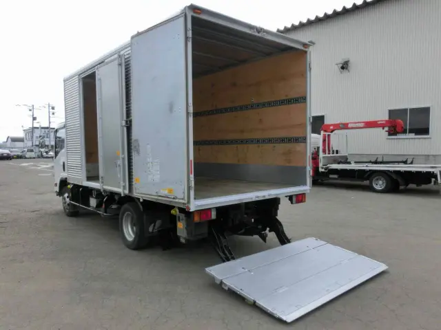 いすゞ エルフ TKG-NPS85AN(4WD)の写真10