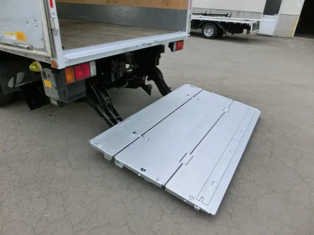 いすゞ エルフ TKG-NPS85AN(4WD)の写真12