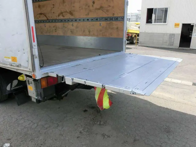 いすゞ エルフ TKG-NPS85AN(4WD)の写真11