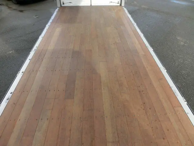 いすゞ エルフ TDG-NPS85AN(4WD)の写真9