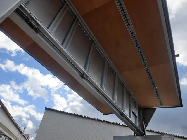 いすゞ エルフ TDG-NPS85AN(4WD)の写真12