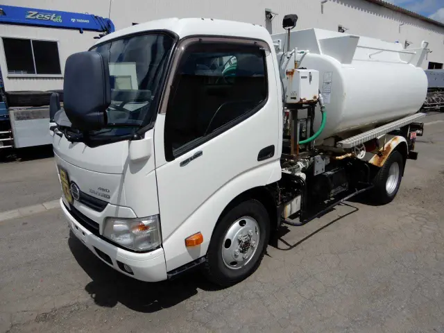 日野 デュトロ TKG-XZU685M(4WD)の写真1