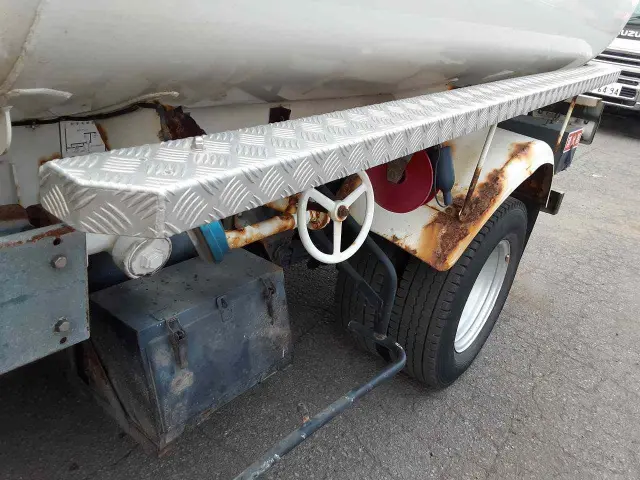 日野 デュトロ TKG-XZU685M(4WD)の写真12