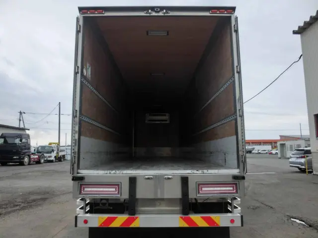 日野 プロフィア 2PG-FS1AHG(6x4)の写真7