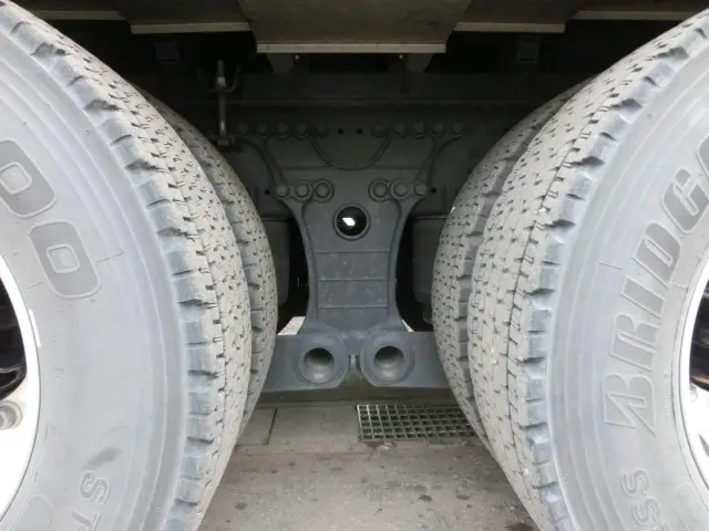 日野 プロフィア 2PG-FS1AHG(6x4)の写真12