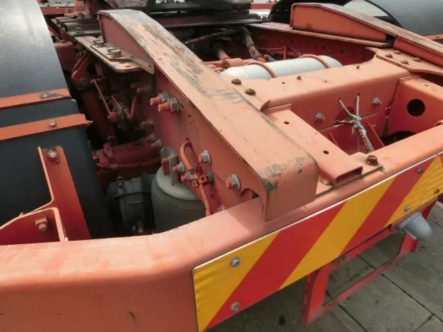 日野 プロフィア QPG-SH1EDDG(2WD)の写真9