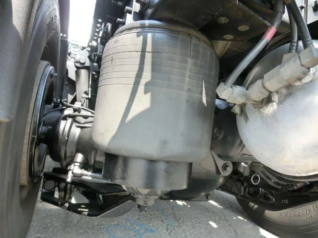 日野 プロフィア QPG-SH1EDDG(2WD)の写真10