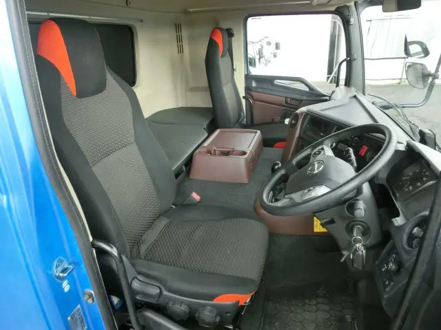 日野 プロフィア 2DG-FS1AGA(6x4)の写真22