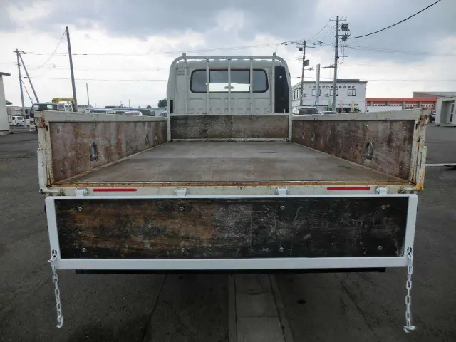 いすゞ エルフ TRG-NPR85AR(2WD)の写真7