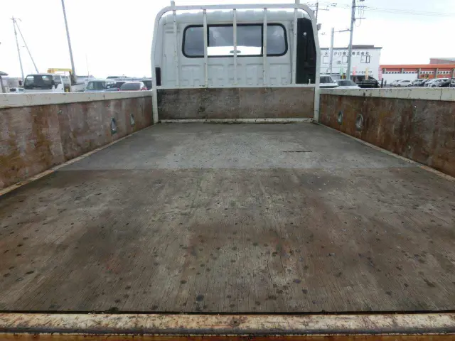 いすゞ エルフ TRG-NPR85AR(2WD)の写真8