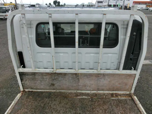 いすゞ エルフ TRG-NPR85AR(2WD)の写真9