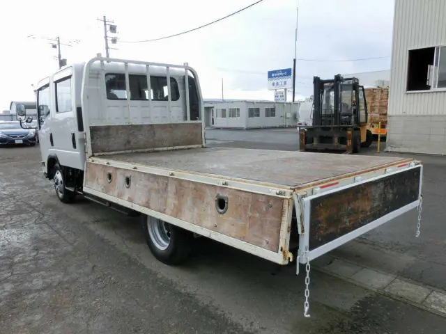 いすゞ エルフ TRG-NPR85AR(2WD)の写真10