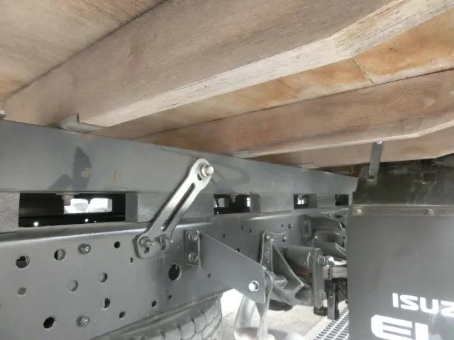 いすゞ エルフ TRG-NPR85AR(2WD)の写真12